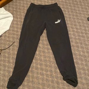 PUMA Essentials joggers